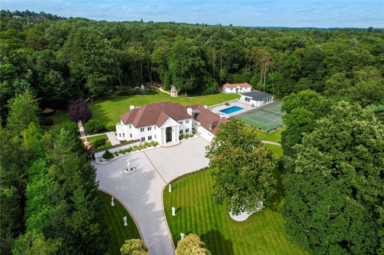 Click the photo for more details of Byfleet Road, Cobham, Surrey