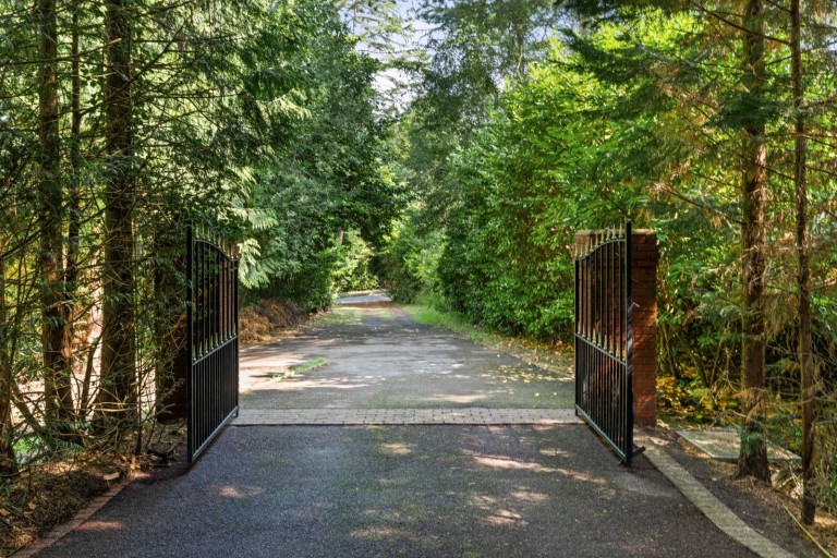 Images for Golf Club Road, St George's Hill, Surrey