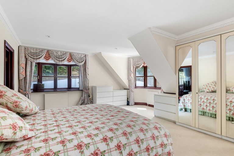 Images for Golf Club Road, St George's Hill, Surrey