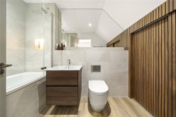 Images for White Lion Gate, Cobham, Surrey