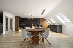 Images for White Lion Gate, Cobham, Surrey