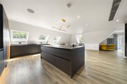 Images for White Lion Gate, Cobham, Surrey