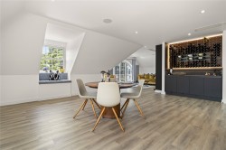 Images for White Lion Gate, Cobham, Surrey