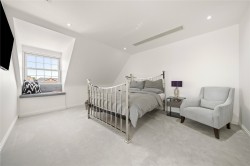 Images for White Lion Gate, Cobham, Surrey