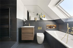 Images for White Lion Gate, Cobham, Surrey