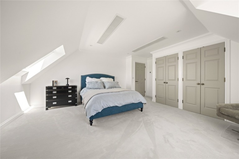 Images for White Lion Gate, Cobham, Surrey