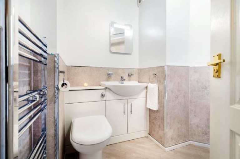 Images for 2/2, Dyce Lane, Partick, Glasgow