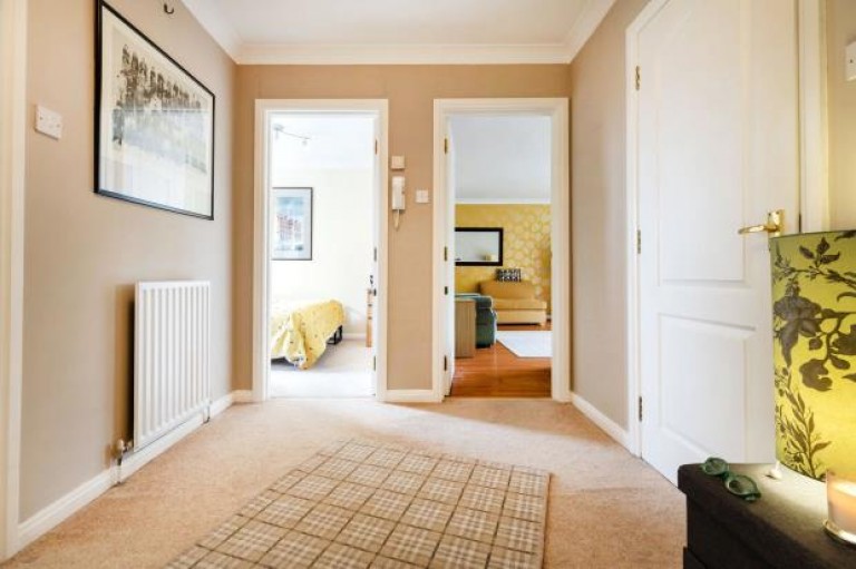 Images for 2/2, Dyce Lane, Partick, Glasgow
