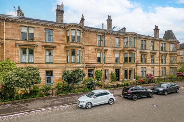 Click the photo for more details of 1/1, Shields Road, Pollokshields, Glasgow