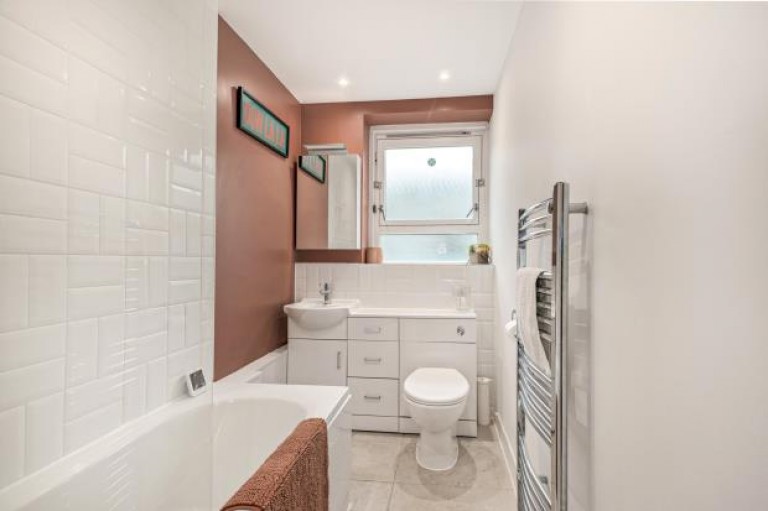 Images for 1/1, Thornwood Place, Thornwood, Glasgow