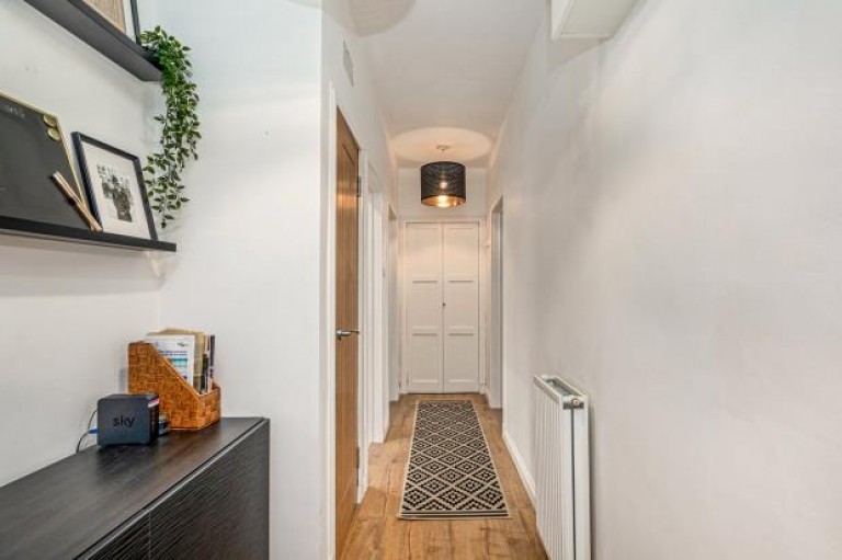 Images for 1/1, Thornwood Place, Thornwood, Glasgow