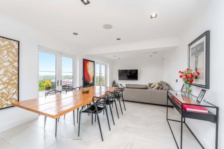 Images for Cathkin Gate, High Burnside, South Lanarkshire