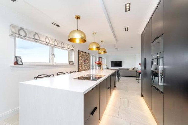 Images for Cathkin Gate, High Burnside, South Lanarkshire