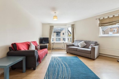 Click the photo for more details of Flat 2/2, Arcadia Street, Bridgeton, Glasgow City