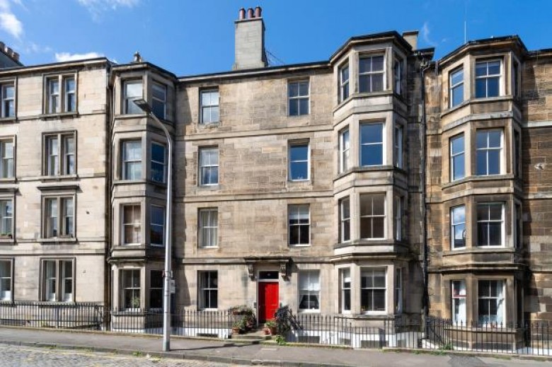 Click the photo for more details of 10/4, Leslie Place, Edinburgh, Midlothian