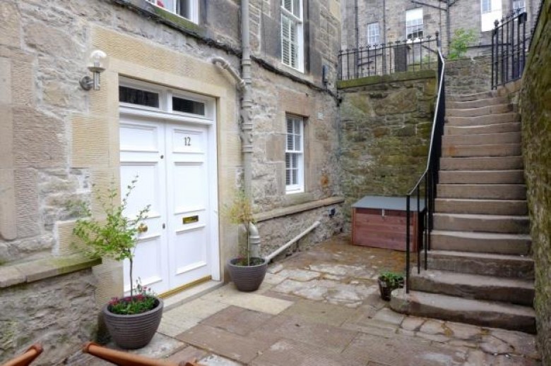 Click the photo for more details of Cumberland Street North East Lane, New Town, Edinburgh