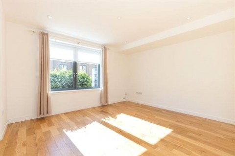 Click the photo for more details of Flat 2, Bellevue Road, Bellevue, Edinburgh