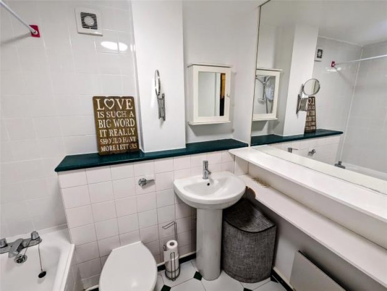 Images for FLAT 3, Nether Craigwell, Holyrood, Edinburgh
