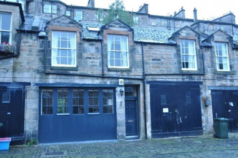 Click the photo for more details of Gloucester Square, New Town, Edinburgh