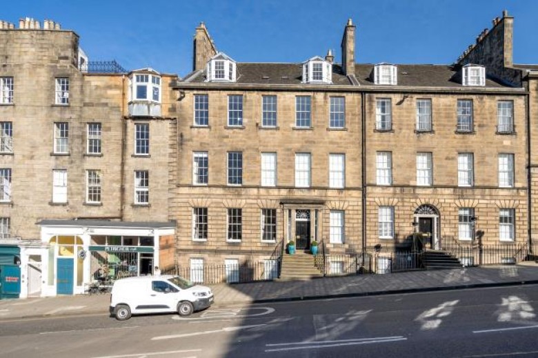 Click the photo for more details of Flat 4, North Charlotte Street, Edinburgh, Midlothian