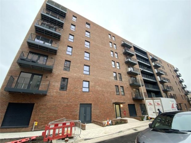 Click the photo for more details of Flat 6, Pillans Place, Edinburgh