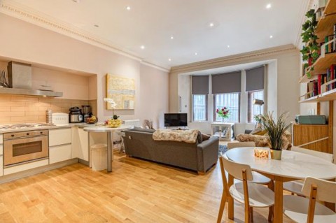 Click the photo for more details of Flat 3/3, York Street, Glasgow City Centre