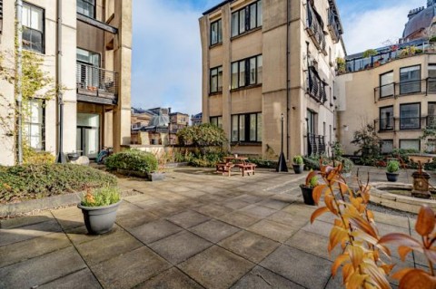 Click the photo for more details of Flat 2/3 Virginia Court, Virginia Street, Merchant City