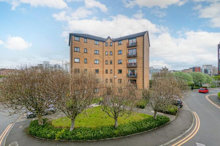 Images for Flat 13, Riverview Gardens, Waterfront, Glasgow City