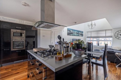Click the photo for more details of Penthouse Flat 3/1, Richmond Park Terrace, Oatlands, Glasgow City