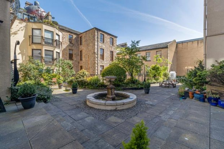 Click the photo for more details of Flat 2/4, Virginia Court, Miller Street, Merchant City, Glasgow City