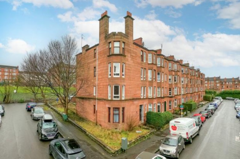 Click the photo for more details of 3/2, Kennoway Drive, Thornwood, Glasgow