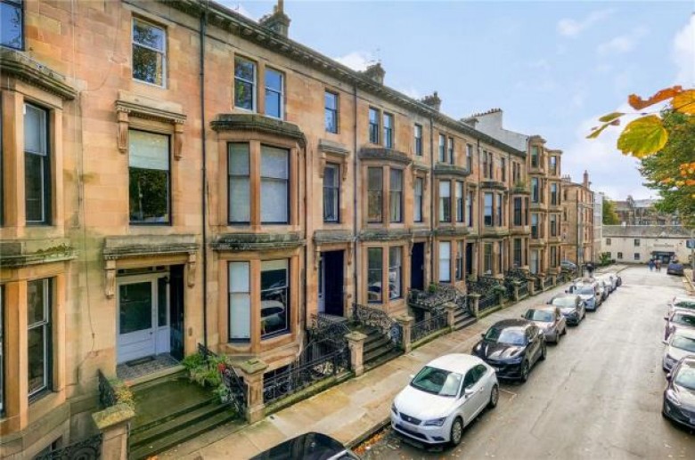 Click the photo for more details of Garden Flat, Athole Gardens, Dowanhill, Glasgow