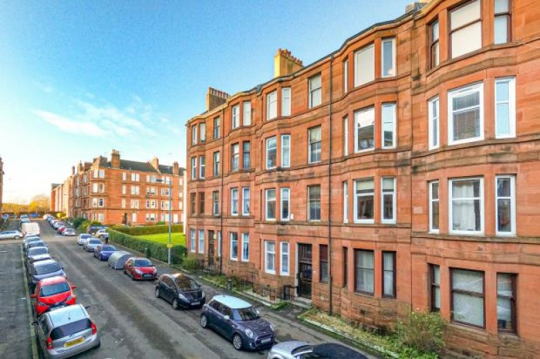Click the photo for more details of 3/2, Kildonan Drive, Thornwood, Glasgow