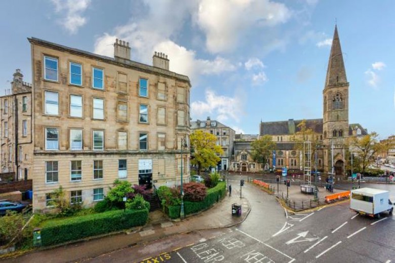 Click the photo for more details of Flat 8, Queen Margaret Drive, Botanics, Glasgow