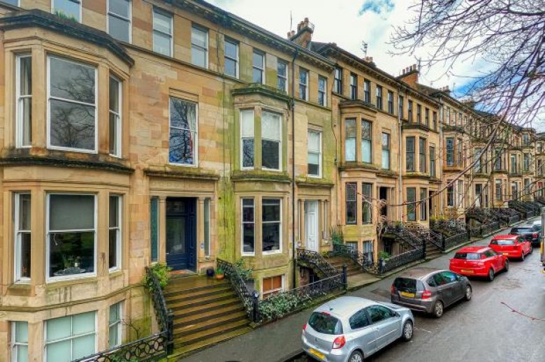 Click the photo for more details of Flat 3, Athole Gardens, Dowanhill, Glasgow