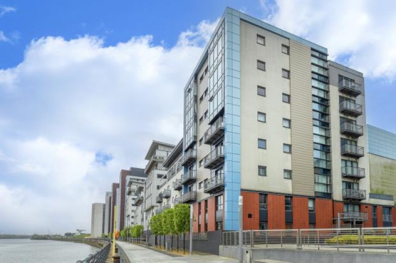 Click the photo for more details of 4/3, Meadowside Quay Square, Glasgow Harbour, Glasgow