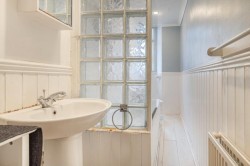 Images for 1/2, Kennoway Drive, Thornwood, Glasgow