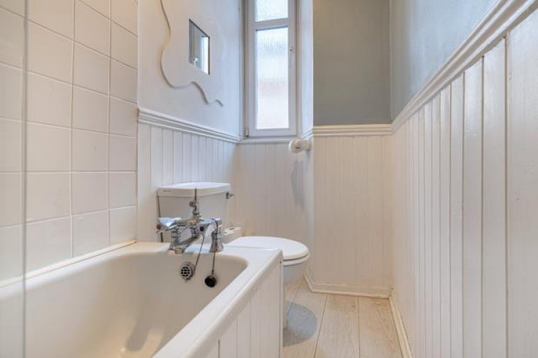 Images for 1/2, Kennoway Drive, Thornwood, Glasgow