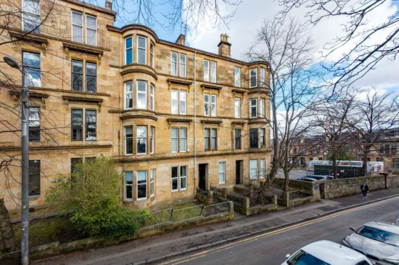 Click the photo for more details of 2/2, Gibson Street, Hillhead, Glasgow