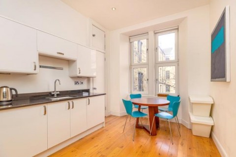 Click the photo for more details of 2/2, Gibson Street, Hillhead, Glasgow