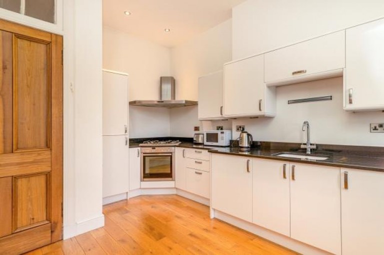 Images for 2/2, Gibson Street, Hillhead, Glasgow