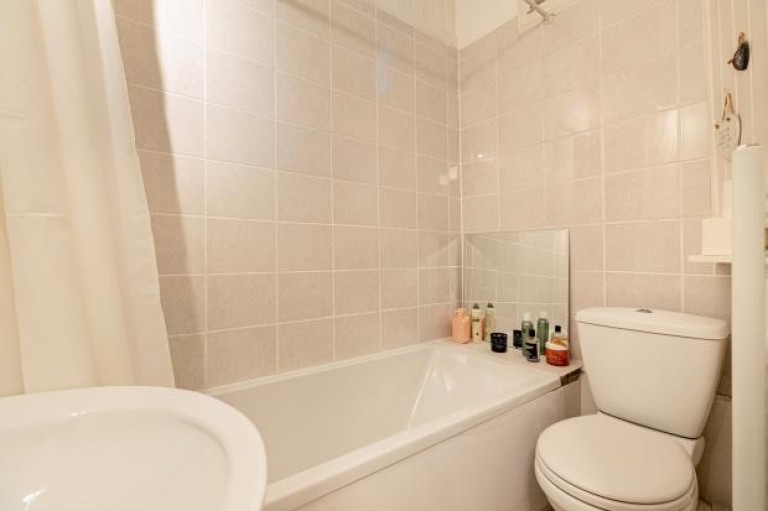 Images for 2/3, Gardner Street, Partick, Glasgow