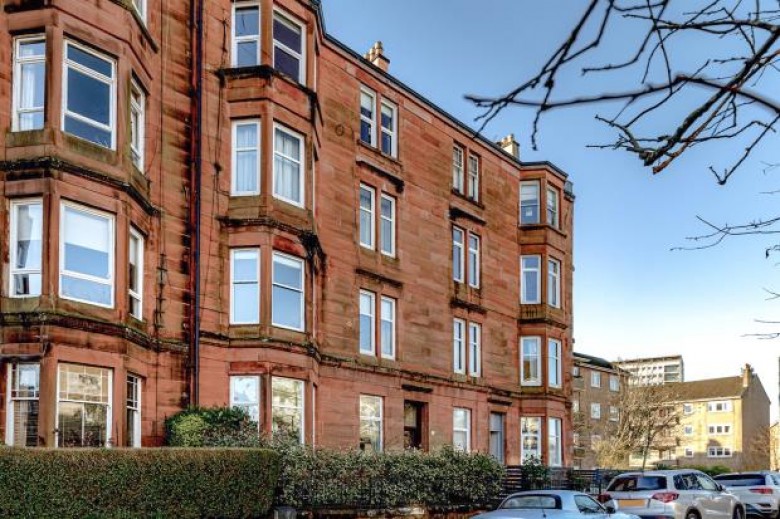 Click the photo for more details of 1/2, Thornwood Gardens, Thornwood, Glasgow