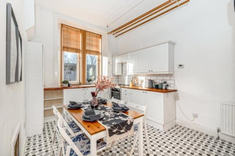 Click the photo for more details of 1/2, Thornwood Gardens, Thornwood, Glasgow