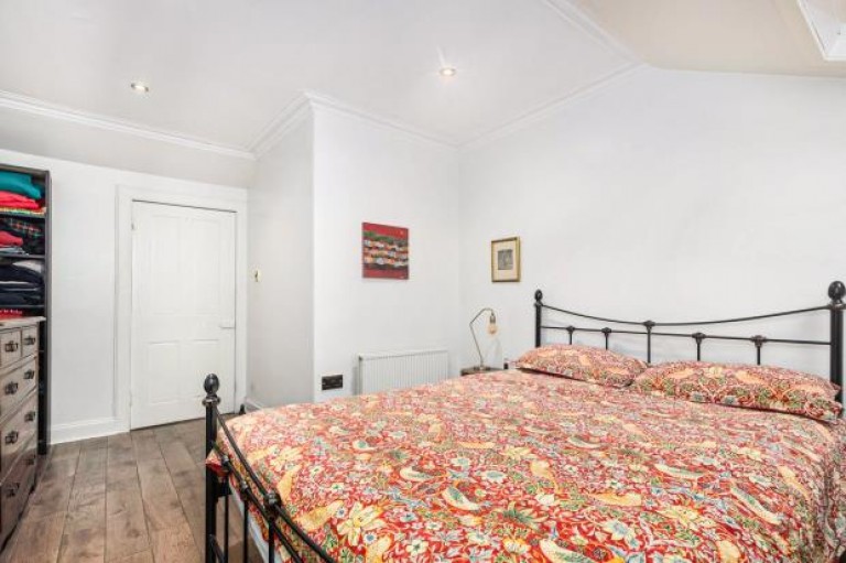 Images for 2/2, Holyrood Crescent, Kelvinbridge, Glasgow