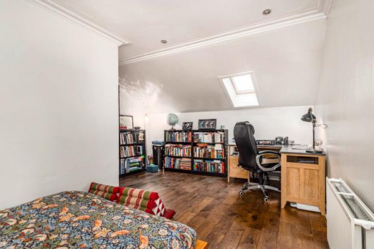 Images for 2/2, Holyrood Crescent, Kelvinbridge, Glasgow