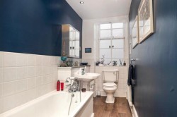 Images for 2/2, Holyrood Crescent, Kelvinbridge, Glasgow