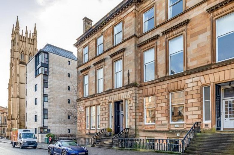 Click the photo for more details of Flat 4 (2nd Floor), Park Circus Place, Park, Glasgow