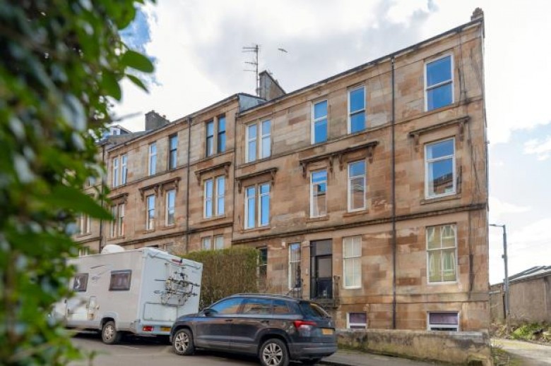 Click the photo for more details of 1/2, Turnberry Road, Hyndland, Glasgow