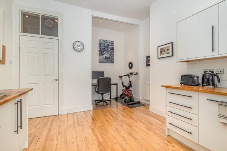 Images for 3/2, Woodcroft Avenue, Broomhill, Glasgow